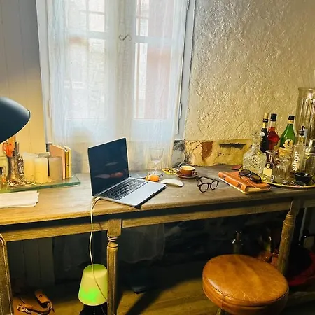 Le Garage Et Wine Cave, Unique Chic, 200m Daire *