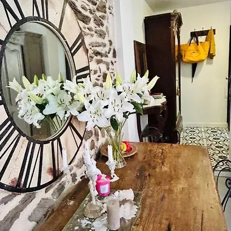 Le Garage Et Wine Cave, Unique Chic, 200m Daire