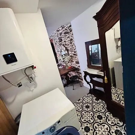 Le Garage Et Wine Cave, Unique Chic, 200m Daire *