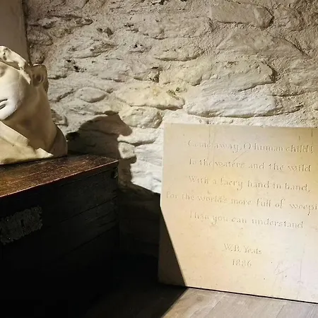 Le Garage Et Wine Cave, Unique Chic, 200m *